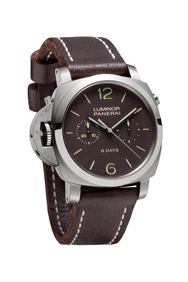 沛纳海（Panerai）LUMINOR 1950左撇子单按把计时钛金属腕表，44 毫米8日动力储存，还具有秒针归零装置，这样可将腕表与参考时间信号精确校时。