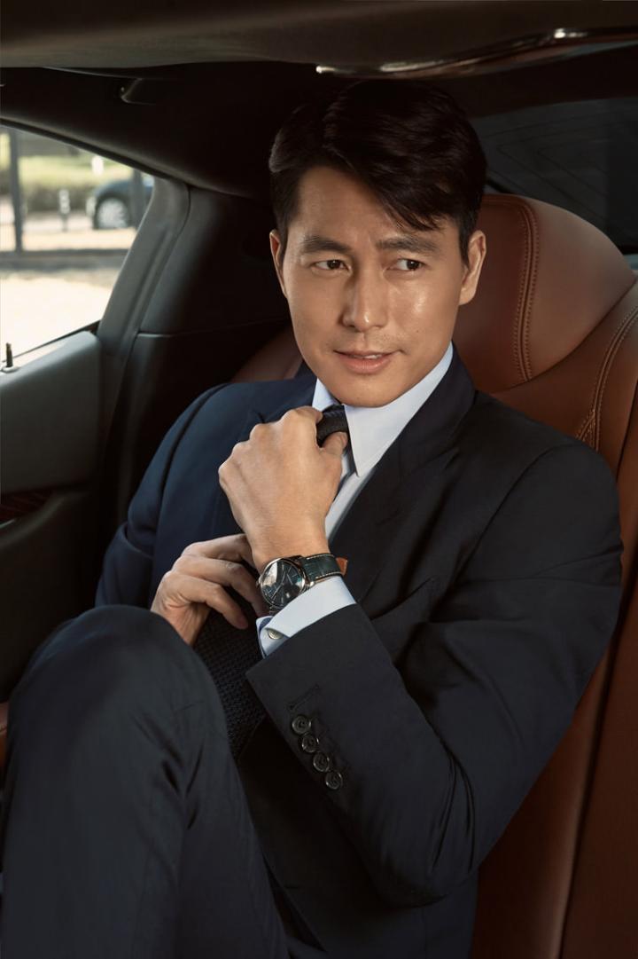 韩国男星郑雨盛佩戴LONGINES巨擘系列午夜蓝腕表