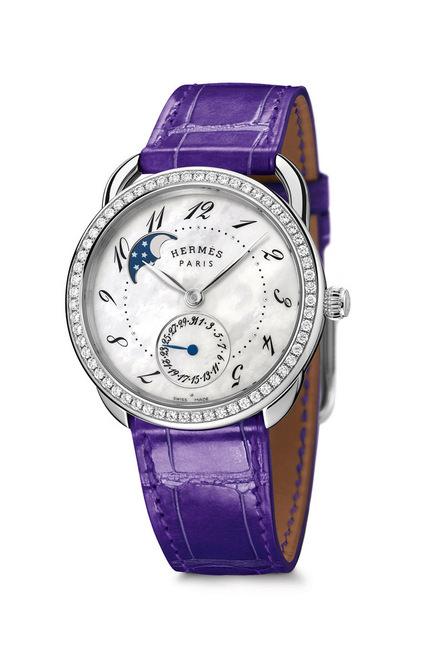 Arceau小月相腕表搭载爱马仕自制H1837自动上链机芯搭配亮面超艳紫色鳄鱼皮表带
