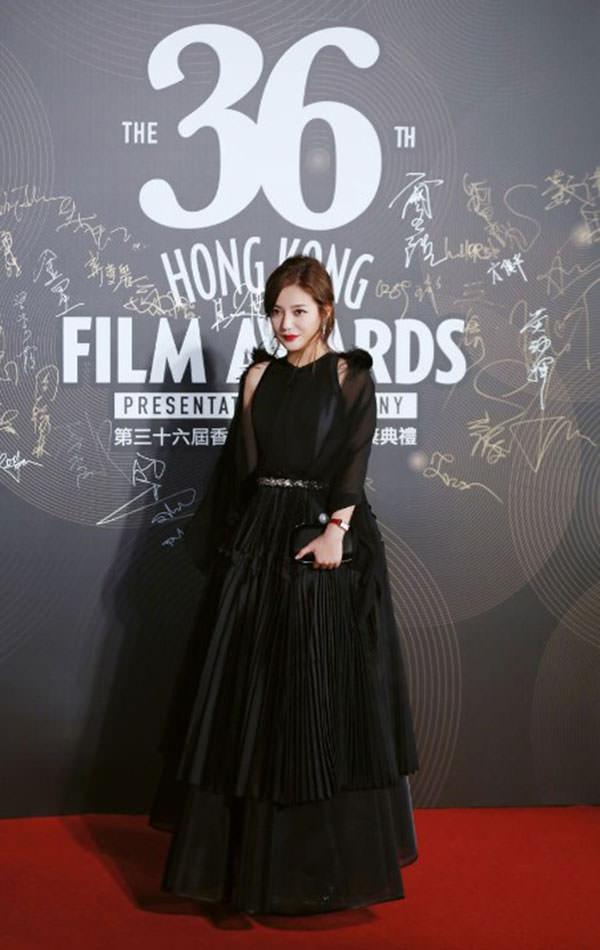 赵薇佩戴积家腕表出席第三十六届香港电影金像奖颁奖典礼