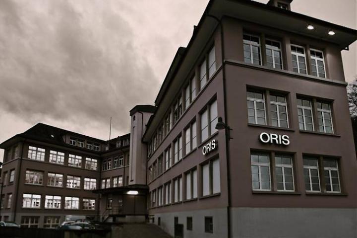 ORIS在1904年买下关闭的Lohner＆CO表厂作为公司总部，品牌一百多年来立基于此，藉由扩建来因应企业的持续成长。