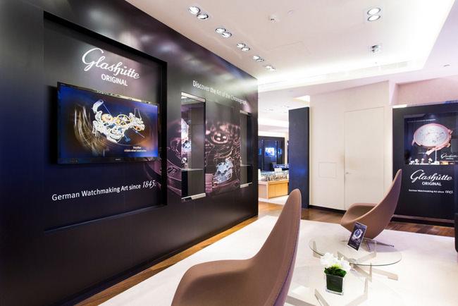 GLASHÜTTE ORIGINAL 「计时钟表之艺术展览」于即日至9月30日期间，于三宝钟表之国际金融中心商场分店举行。