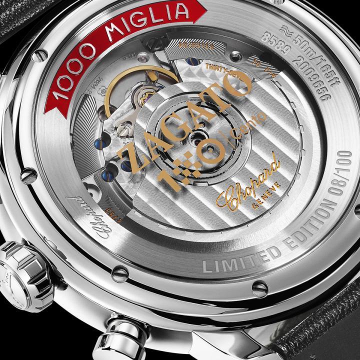 腕表搭载获瑞士官方天文台精密时计认证的自动上链机械机芯，兼具出众美感和精湛技术性能。而表背上有Zagato字样，象征两个品牌的合作关系，而数字100代表着Zagato创立100周年