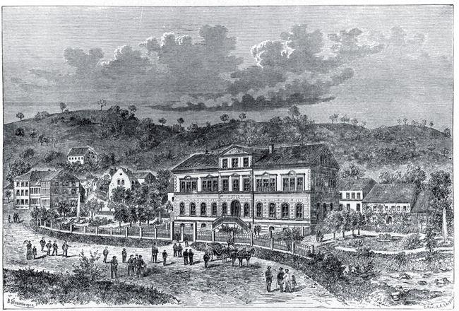 累斯顿区域内的格拉苏蒂镇从1845年开始建立有完备的全产业链制表工业