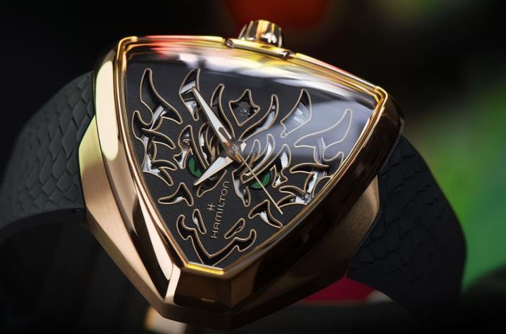 汉米尔顿推出Ventrua镂空自动机械表——龙表，手表分别有玫瑰金色或黑色PVD两种版本，并都搭配具有龙鳞纹饰的黑色胶带。