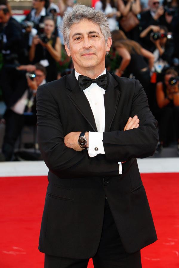美国知名导演亚历山大·佩恩佩戴积家超薄月相大师系列 腕表精钢款亮相威尼斯国际电影节开幕红毯