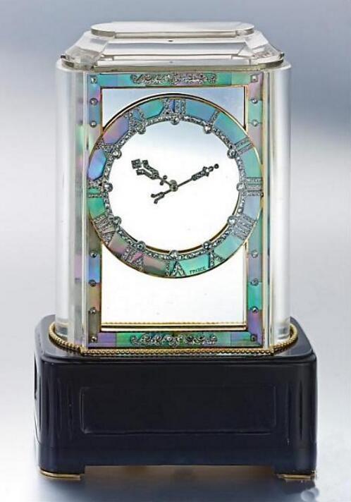 CARTIER Mystery Clock 成交价：504,500美元 图片来源：Sotheby's