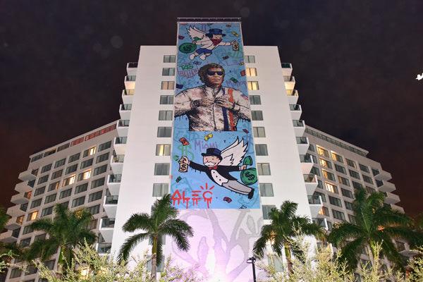 Alec Monopoly为泰格豪雅设计并创作的迈阿密蒙德里安南滩酒店外部涂鸦墙