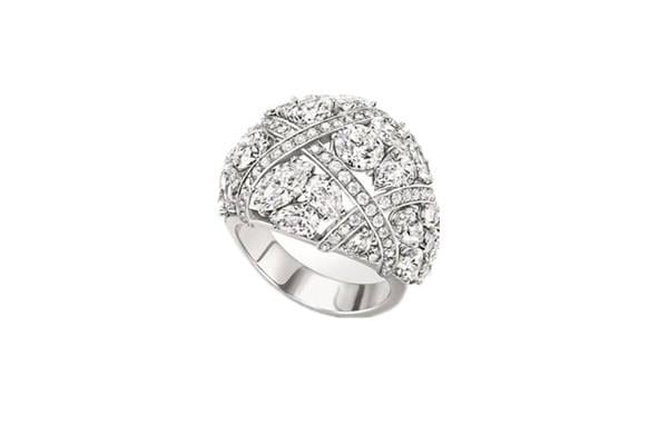 海瑞温斯顿绮隐Secret Cluster高级珠宝系列钻石戒指 总重约6.62克拉，悉心镶嵌于铂金底座