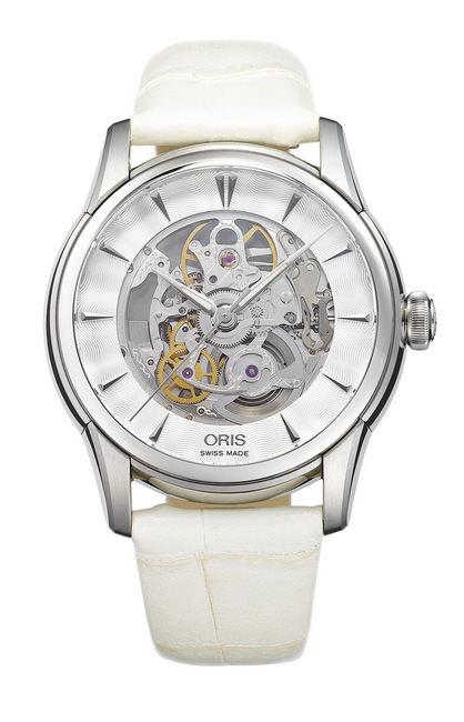 ORIS Artelier艺术家纯白镂空腕表搭载 Oris 734机芯，并以路易十四时期的风格作装饰雕刻