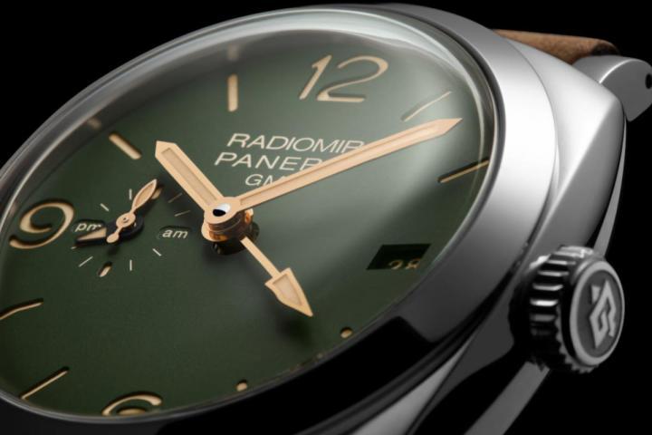 雾面外观、精细的设计、低调的风格，严谨的单色设计易于融入周边环境。这一理念 具有战略性意义，墨绿的颜色展现了厚重的力量感、非凡的历史传承