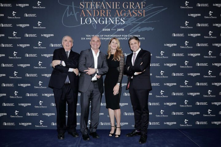 浪琴表于今2018年欢庆与优雅代言人Andre Agassi与Stefanie Graf网球名将夫妇十周年的合作情谊，品牌特别设计限量Conquest征服者系列V.H.P.对表进行拍卖，所有拍卖所得将全数捐给此网球名将夫妇所成立的教育慈善基金会