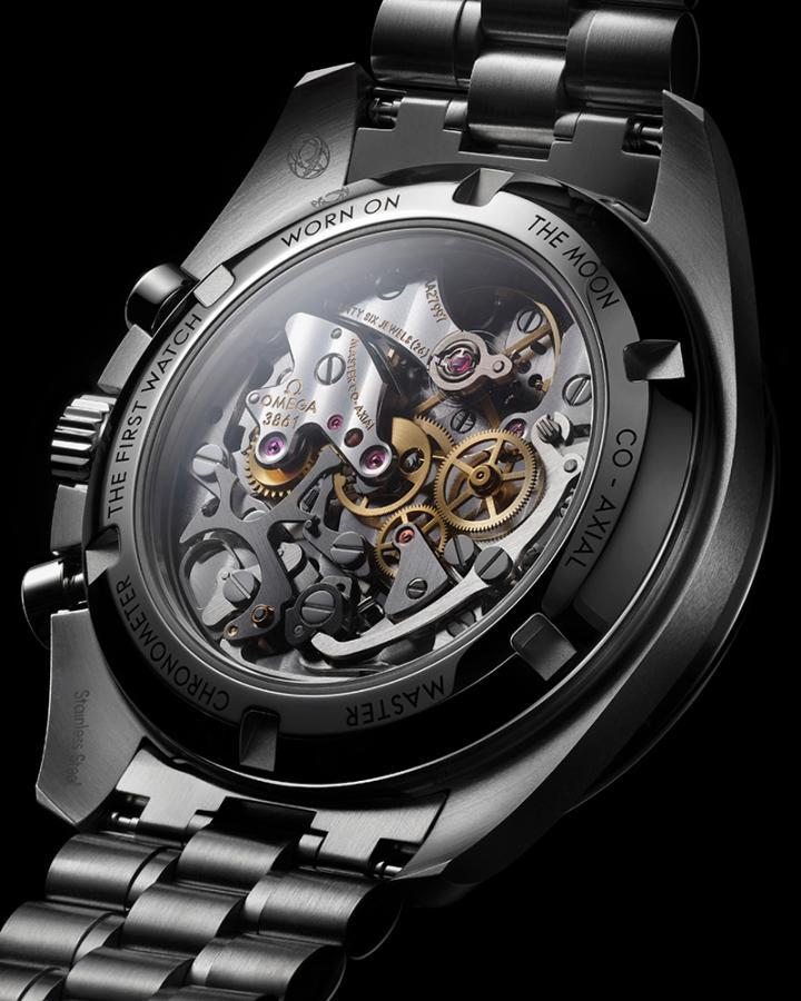 超霸系列专业登月表搭载欧米茄同轴擒纵大师天文台认证 3861 机芯，为经典 321 机芯的最先进进化版本，延续 NASA 太空人登月时所信赖的卓越性能。