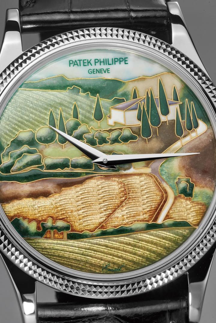Ref. 5177G_001掐丝珐琅腕表，面盘绘着意大利托斯卡尼地区的优美风景，表圈处手工饰以巴黎钉纹，面盘以掐丝与微绘珐琅制作；一套三只