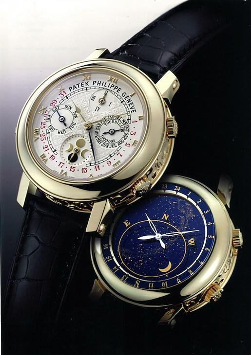 移植Star Calibre 2000的技术，2001年百达翡丽再接再厉推出Ref.5002天文陀飞轮，为品牌首只双面腕表，搭载12项复杂功能，更让南／北半球的天体运行能在表背随时掌握