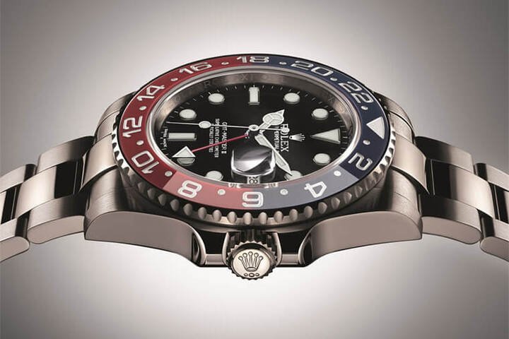 2014年的红蓝双色陶瓷圈GMT-Master II为白金表壳，入手门槛一下被拉高不少