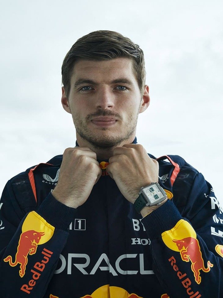 F1冠军车手Max Verstappen抢先佩戴Monaco计时码表赛车绿限量版。