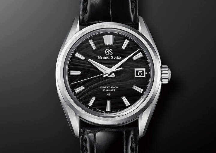GRAND SEIKO采用高贵稀有的铂金制作表壳，连面盘以及表扣等细节处的零件也是用贵金属制作，豪华规格让人惊叹