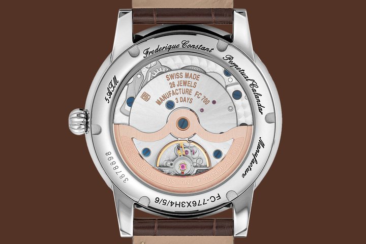 新版Classic Perpetual Calendar Manufacture搭载的机芯，则是康斯登自家研发的第34款机芯FC-776自动上链万年历机芯，动力达到72小时，相较于前一版本万年历机芯FC-775的38小时，更符合现代的制表标准。