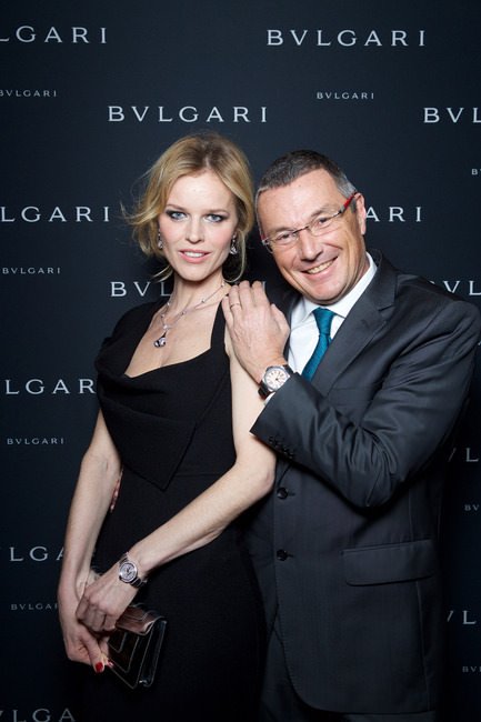 捷克超模Eva Herzigova（左）与宝格丽全球执行长Jean Christophe Babin现身2015巴塞尔表展宝格丽展馆