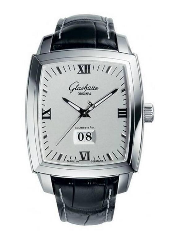 Senator Karree Panorama Date