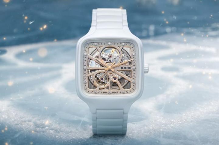 True Square 延续方形经典与突破精神，“方中有心” 理念展现框架中自由创意与个人风格。