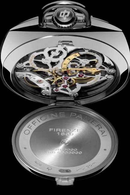 P.3001／10 机芯展现新面貌，其夹板和两个发条盒均以镂空工艺加工