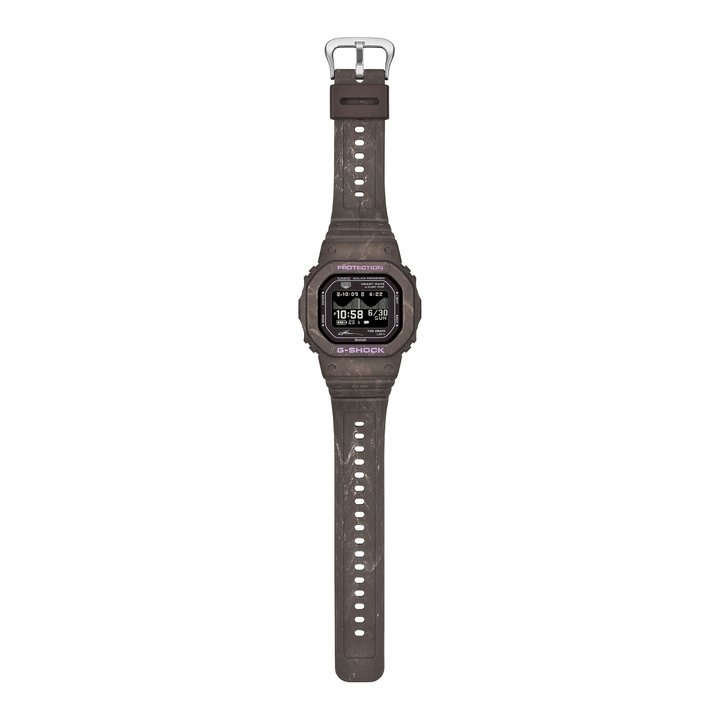 G‑SHOCK G‑LIDE GBX‑H5600KI‑5 全表结构，采用双色生物质树脂与碳纤维树脂表壳，全表重量较前代 DW‑H5600 轻量化约 18 公克，大幅提升水上运动与日常佩戴的贴合舒适度。
