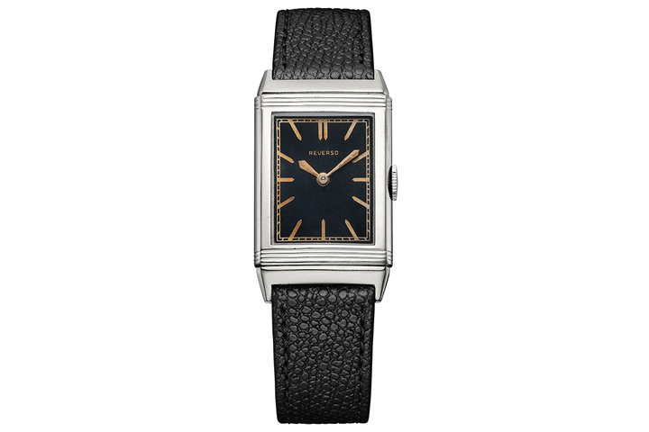 Reverso 1931 翻转系列腕表，配备当年被誉为 "未来表盘" 的黑色表盘，在以银色表盘为主流的年代可谓大胆之选。