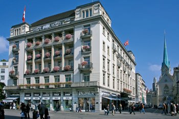 位于苏黎世阅兵广场的Türler总店