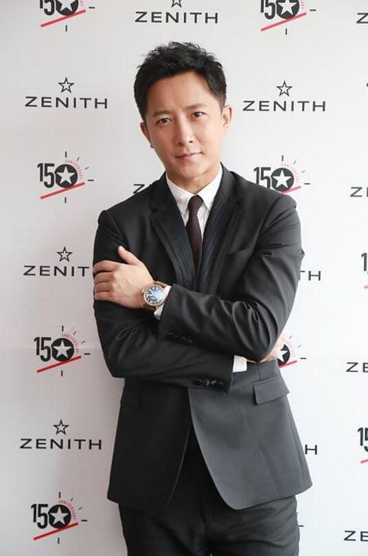 韩庚佩戴真力时飞行员系列Type 20御行腕表