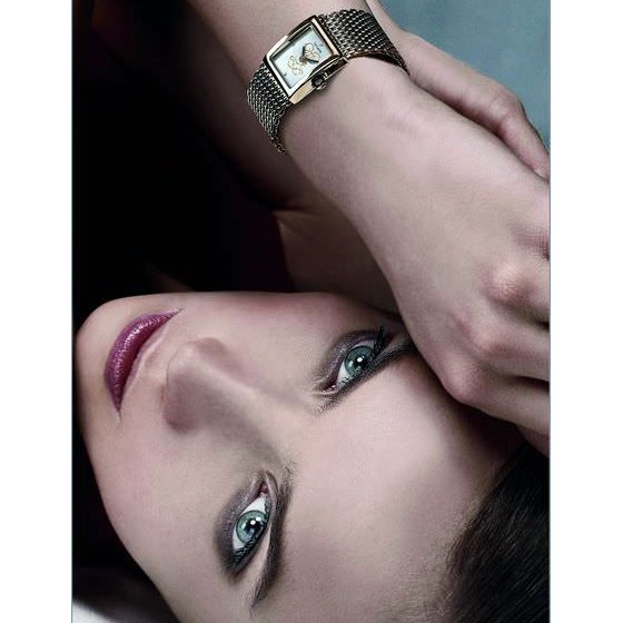 GUY LAROCHE 姬龙雪
