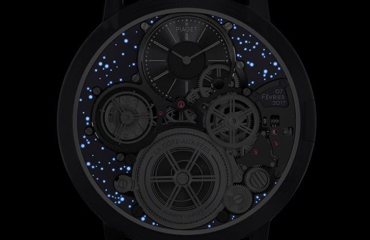 在暗处看到的夜光圆点是用来诠释仙子坡晴朗星空的景致，那也是Altiplano Ultimate Concept诞生的地方。