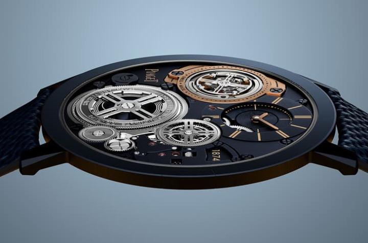 手表整体厚度仅2mm，大概等于把两张信用卡叠起来的概念，完全颠覆我们对陀飞轮手表相对厚实的印象。