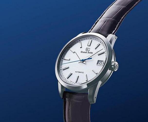 2017年起GRAND SEIKO将脱离SEIKO旗下自成一独立子品牌，过往表款面盘上的"SEIKO"已不复见，直接单独以GRAND SEIKO Logo代表