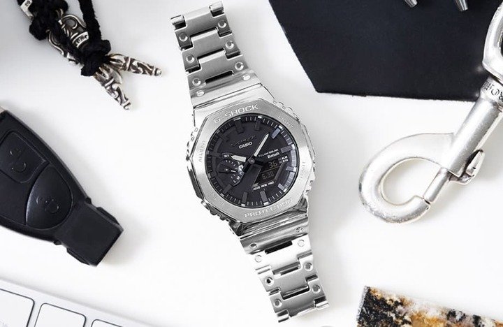 G-SHOCK发表采用不锈钢材质打造表壳、表带与表圈的新作GM-B2100，将农家橡树彻底实现金属化风格。