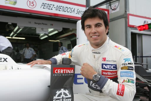 Sergio Perez 佩戴全新 Certina雪铁纳 DS Podium GMT 限量版计时码表