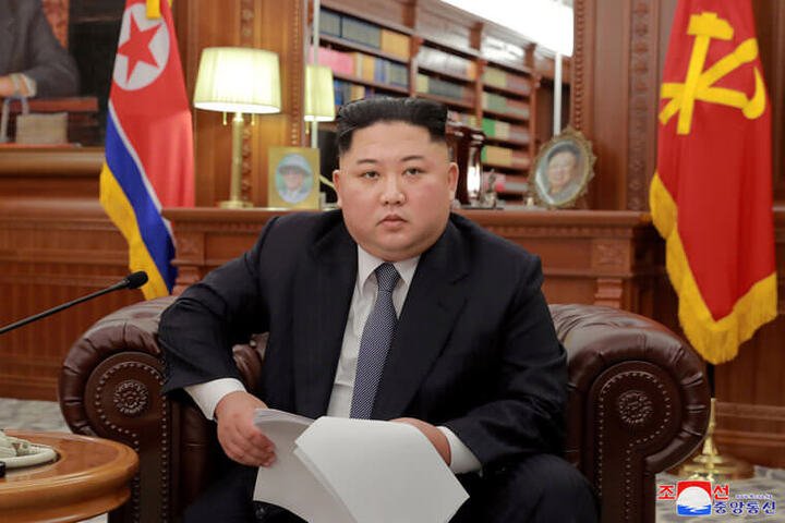 金正恩前两年体重巅峰时期估计约有140公斤，明显有体重过重的问题
