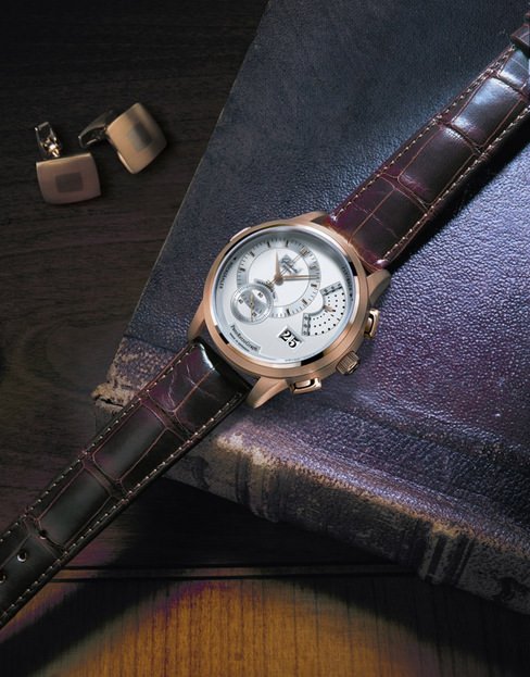 「计时钟表之艺术展览」展出 2001 Watch of th Year——PanoRetroGraph