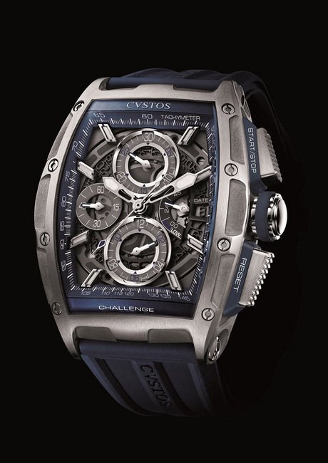  CVSTOS首席设计师Antonio Terranova将对极致现代经典风格的追求融入至Challenge Chrono II之中，令此表款成为CVSTOS旗舰腕表的最新典范