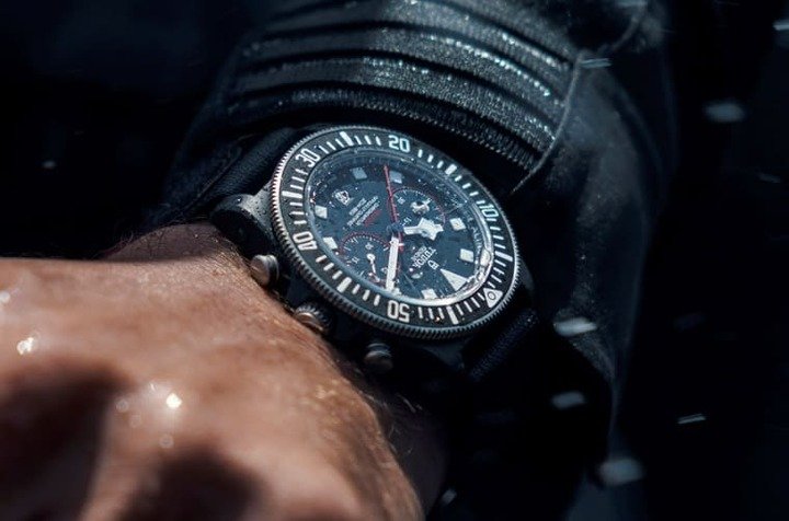 阿灵基红牛帆船队的队员在比赛时可以戴上Pelagos FXD Chrono或Pelagos FXD做为航行时的重要辅具。