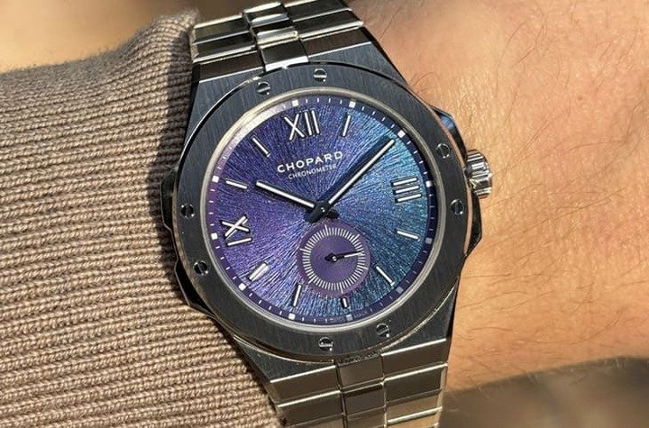 萧邦与手表精品店Art In Time合力打造限量仅15套的Alpine Eagle，分别有36mm与41mm两款。