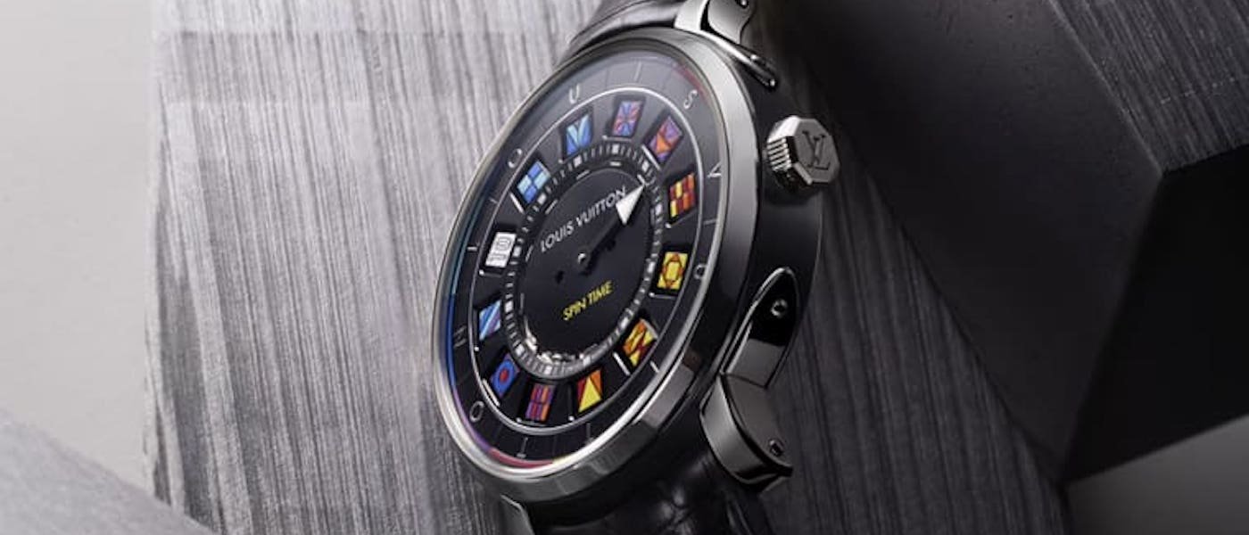 路易威登Escale Spin Time钢壳二连发 以灰色彩色诠释招牌翻转方块图案