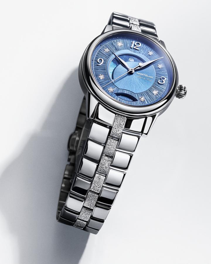 宝曦系列昼夜显示腕表，表盘以浪漫风格字体书写 "Jour et Nuit"，代表 "日与夜" 之意。