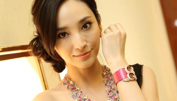 2013萧邦顶级珠宝暨腕表展 动物世界的华丽春游 + 缤纷彩宝的热闹春赏