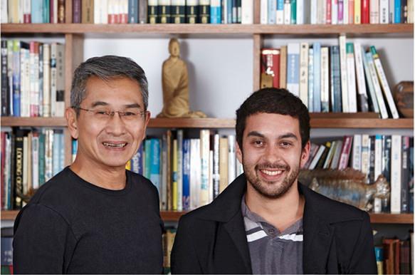 导师林怀民与来自巴西的舞蹈门生Eduardo Fukushima