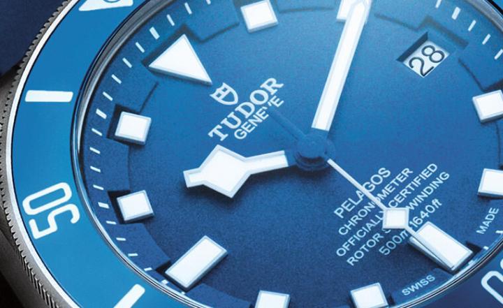 时针上可以见到被藏家暱称为“雪花”的方型装饰，此为TUDOR 1969年起生产潜水表的标志特色