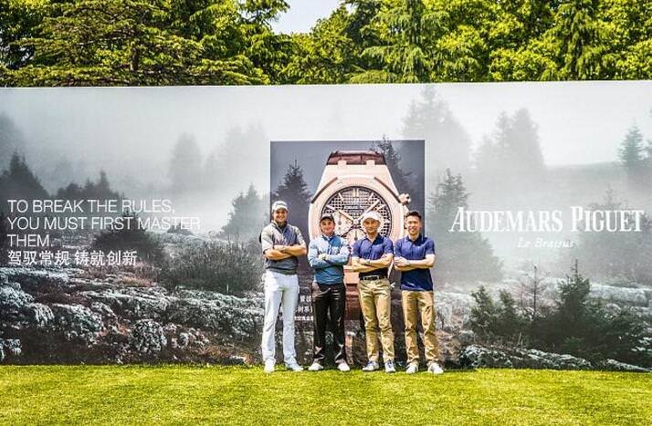 爱彼中国区总经理黄骏逸（Clifford Wong）、保罗•邓恩（Paul Dunne）、吴奇隆与彼得•尤雷恩（Peter Uihlein）为爱彼贵宾带来独一无二的体验