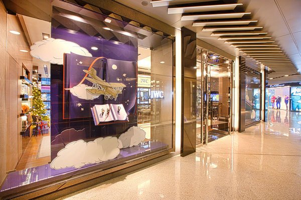 IWC万国表北京侨福芳草地旗舰店橱窗图片