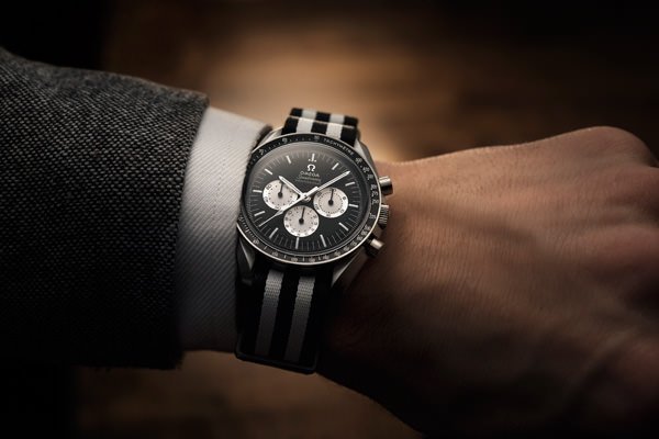 “Speedy Tuesday”限量版腕表配备NATO北约军用表带